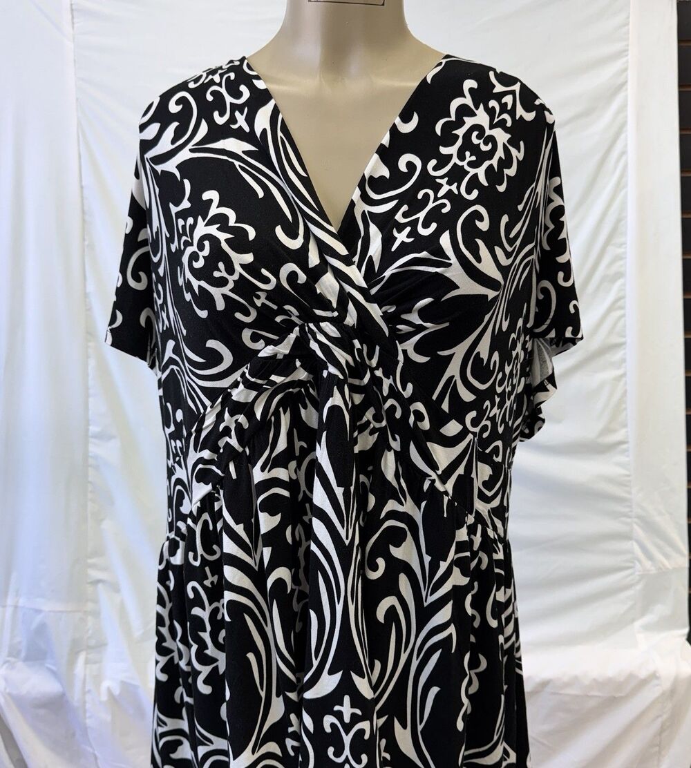 Women 5XL Cute elegant Print Black and White Short Sleeve V-Neck Top